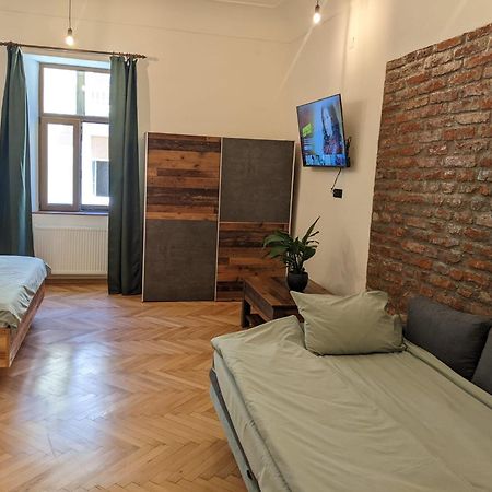 The Industrique Home - 3 Bedroom Apartment Timisoara Bagian luar foto