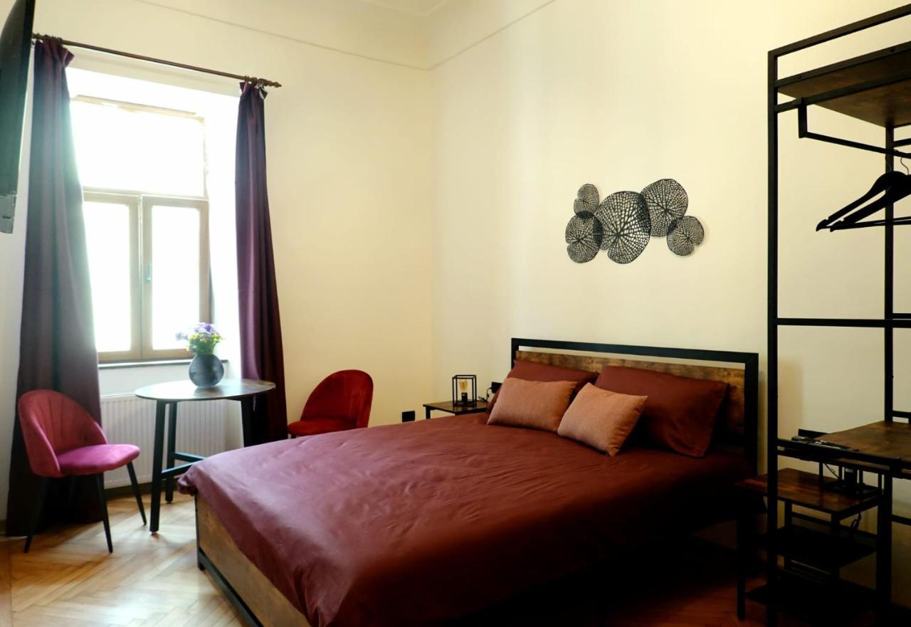 The Industrique Home - 3 Bedroom Apartment Timisoara Bagian luar foto