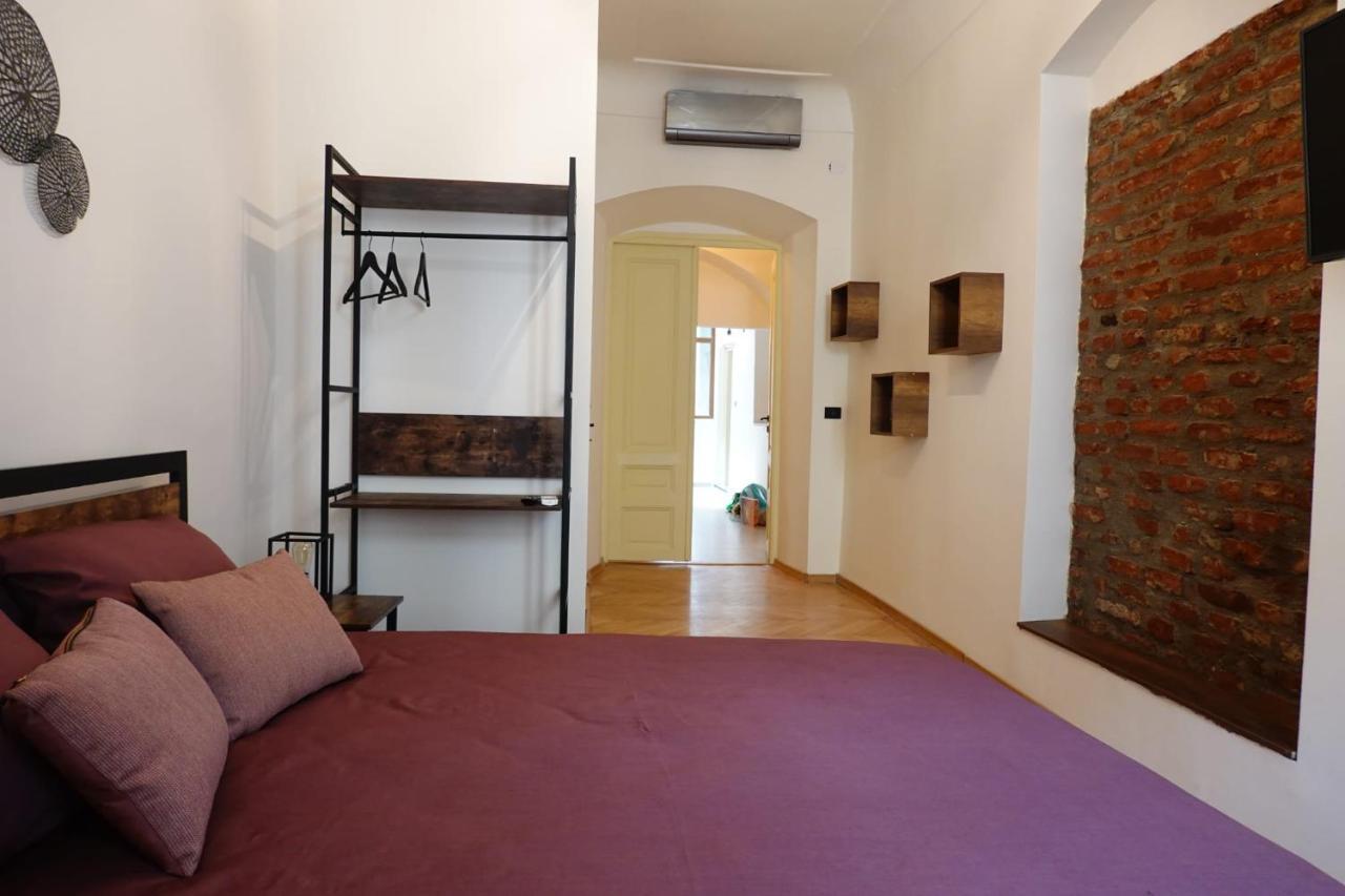 The Industrique Home - 3 Bedroom Apartment Timisoara Bagian luar foto
