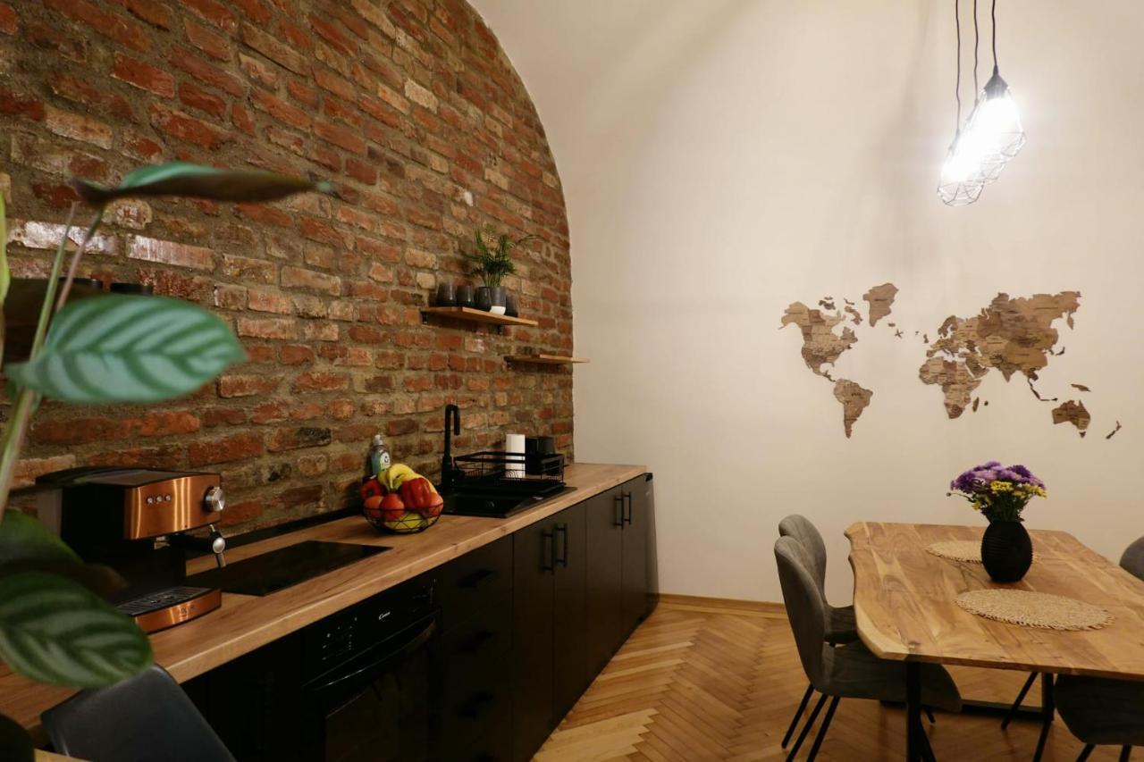 The Industrique Home - 3 Bedroom Apartment Timisoara Bagian luar foto