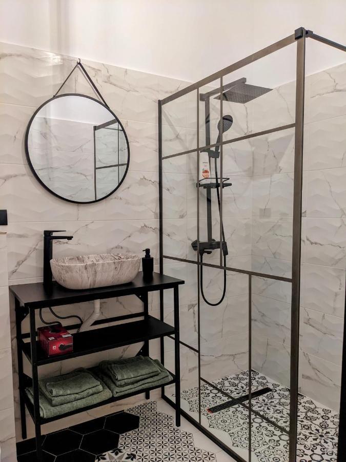 The Industrique Home - 3 Bedroom Apartment Timisoara Bagian luar foto