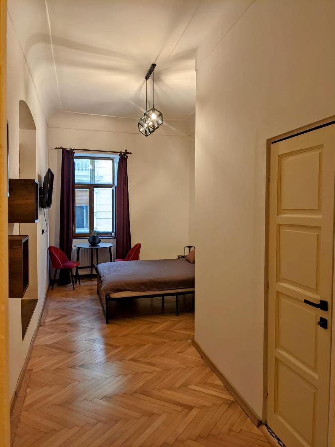 The Industrique Home - 3 Bedroom Apartment Timisoara Bagian luar foto